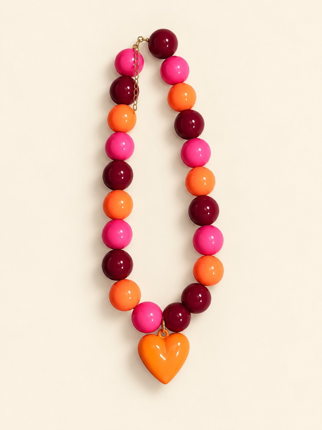 Collar chicle naranja con vino